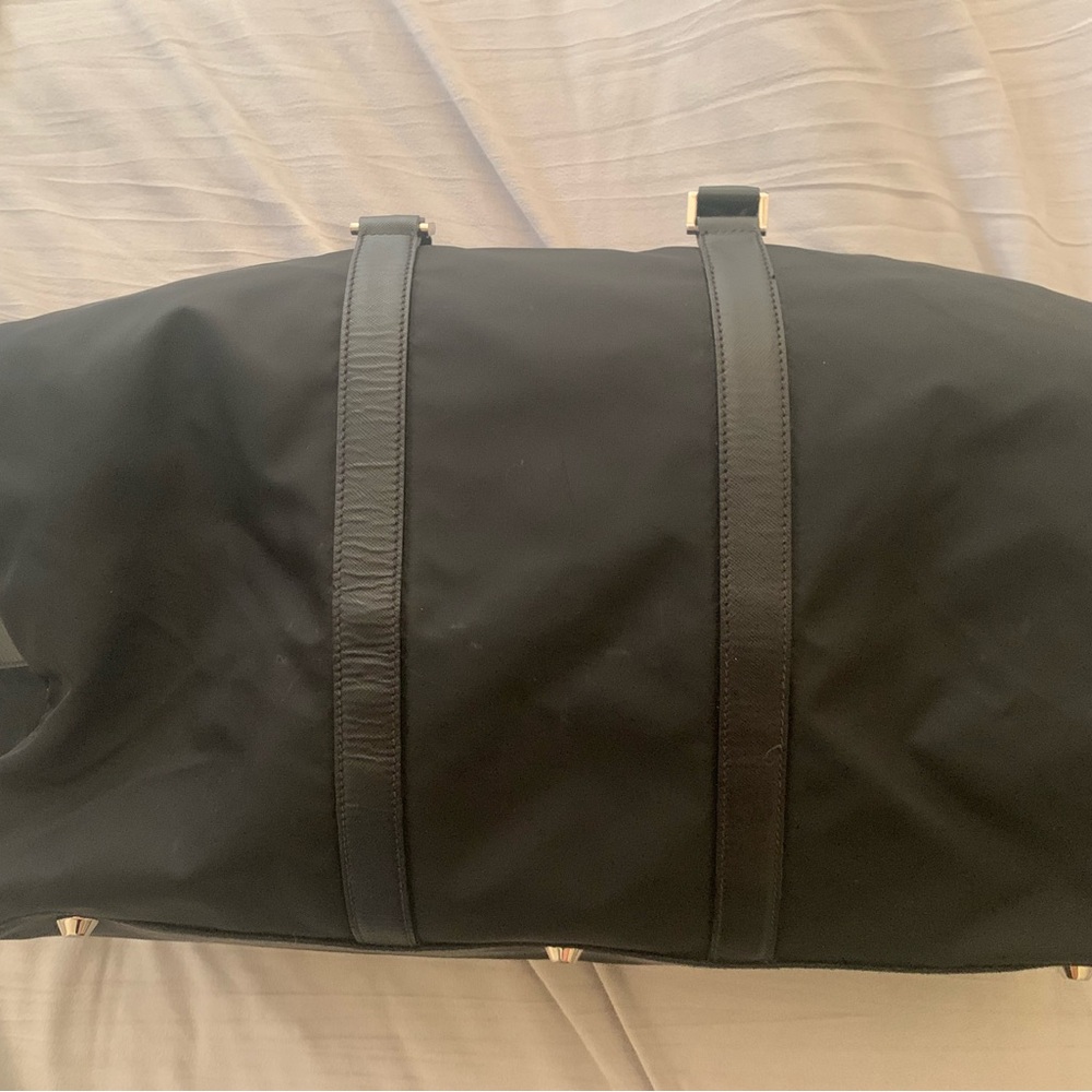 Prada Black Duffel Bag Sleek Durable Travel Essential - Picture 3 of 17